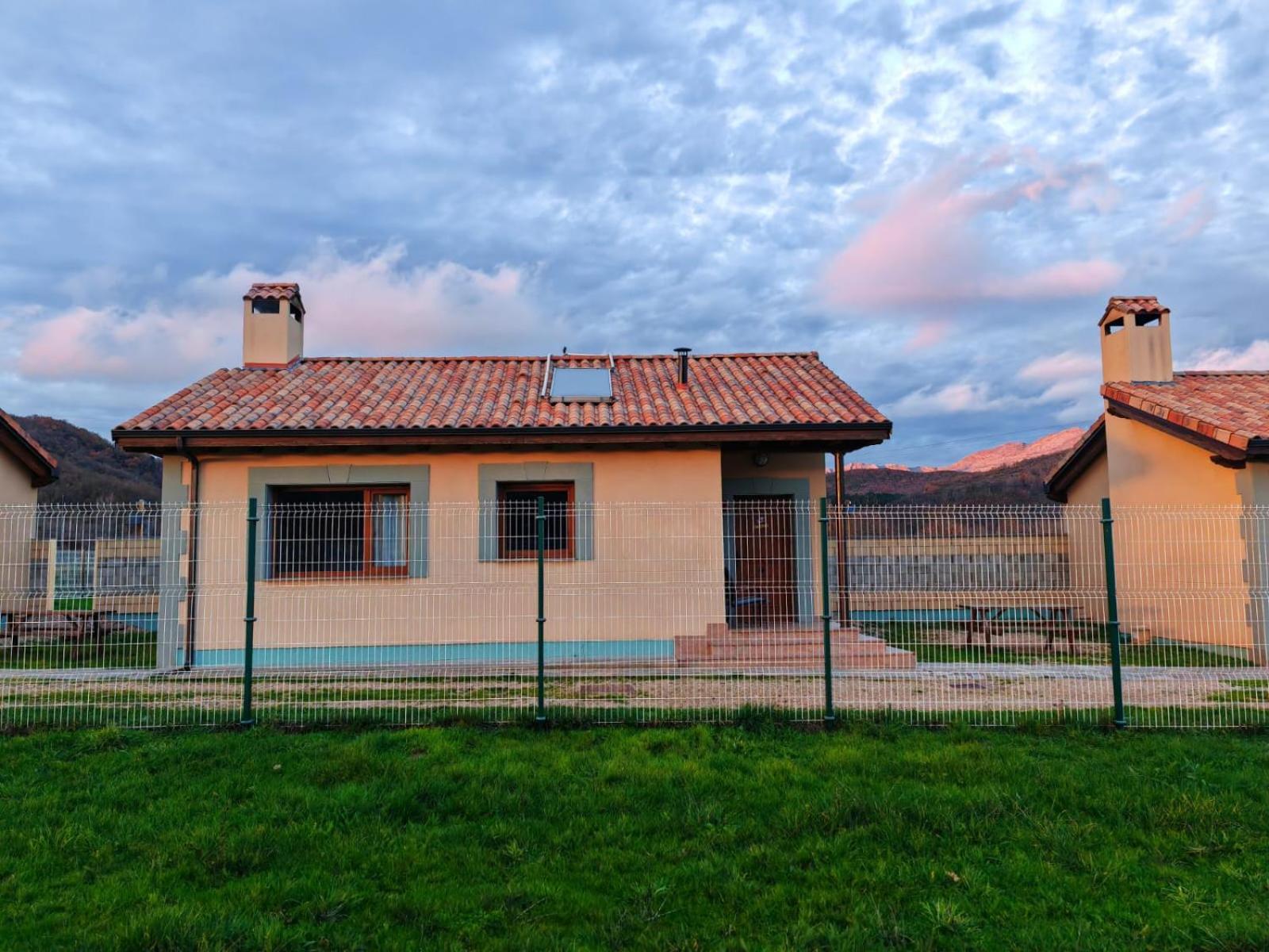 Casas Rurales Cuatro Valles Наредо-де-Фенар Экстерьер фото